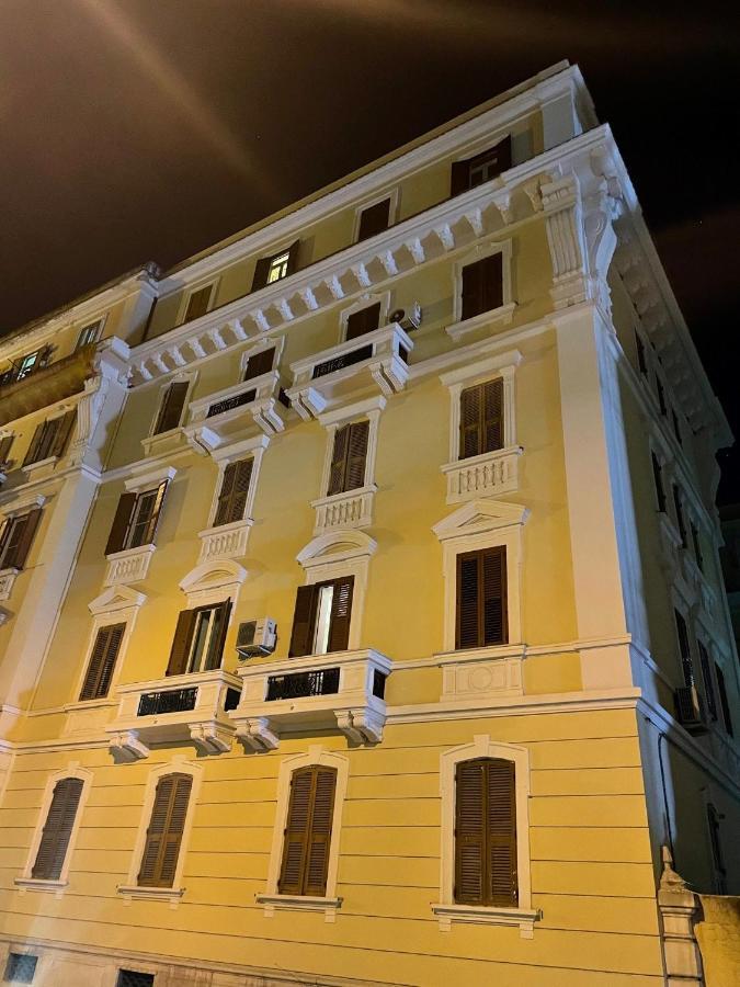 Blue & Grey Downtown Foggia Hotel Bagian luar foto